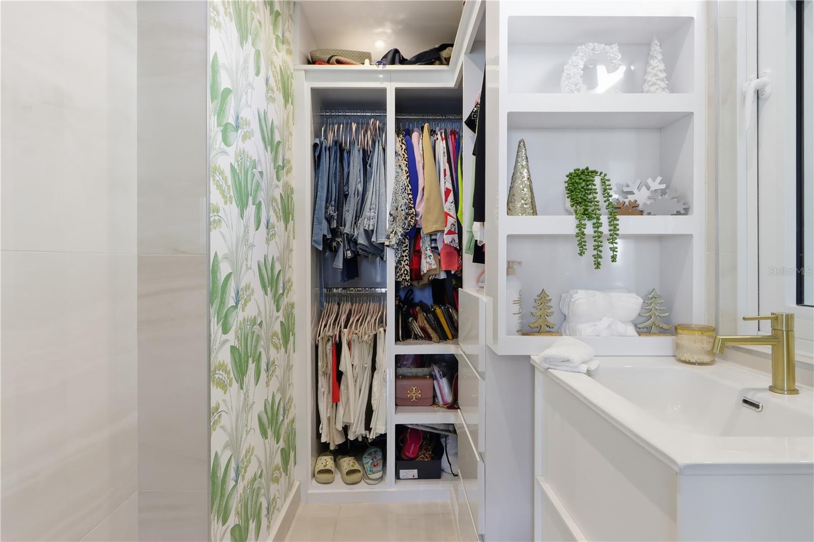 ISLA VERDE - Residential