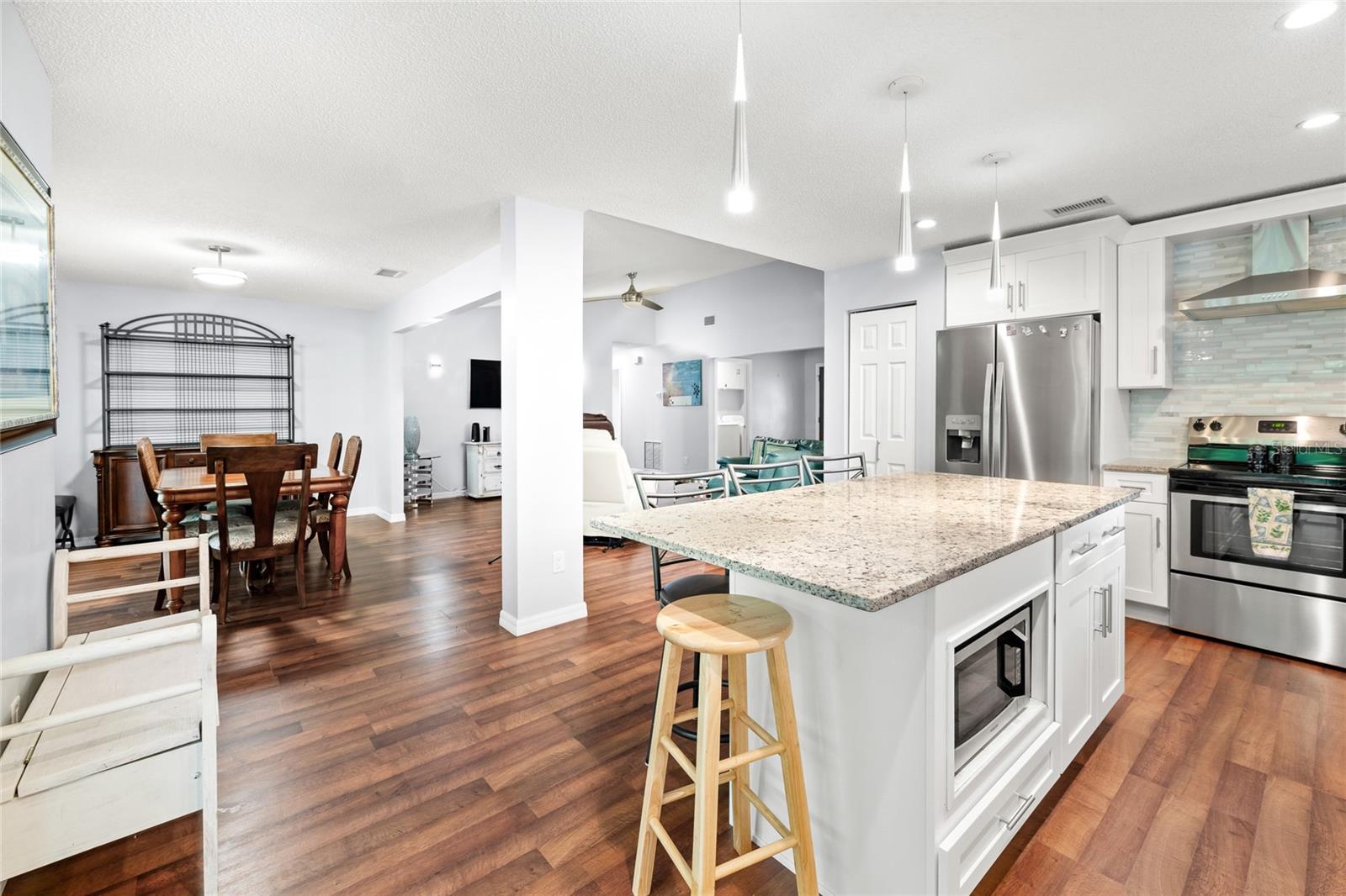 PINE LAKES - Residential