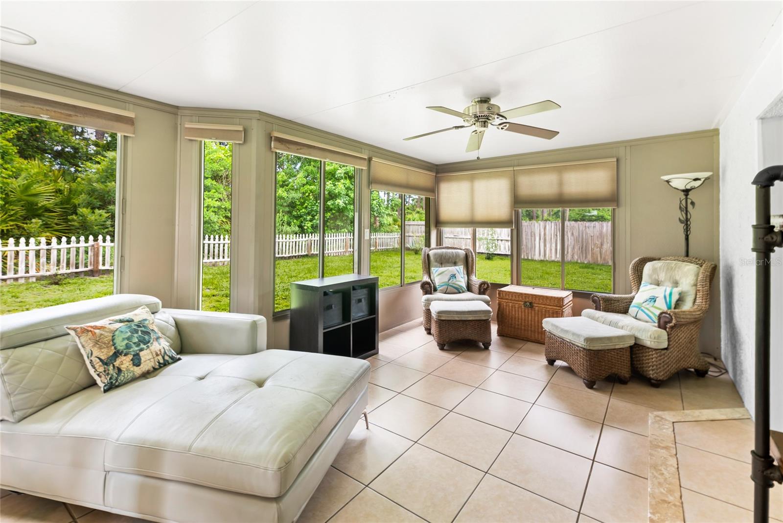 PINE LAKES - Residential