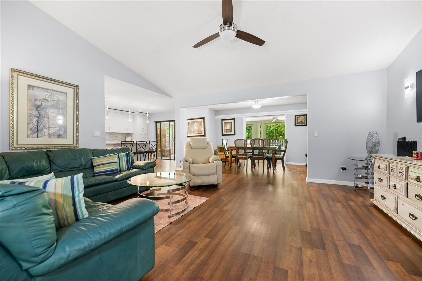 PINE LAKES - Residential