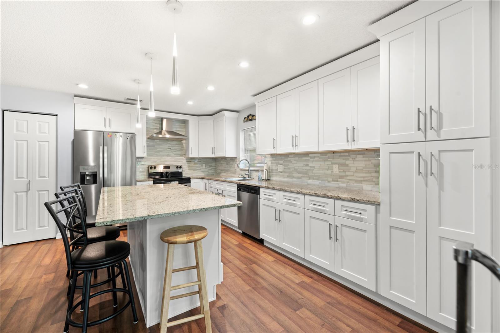 PINE LAKES - Residential