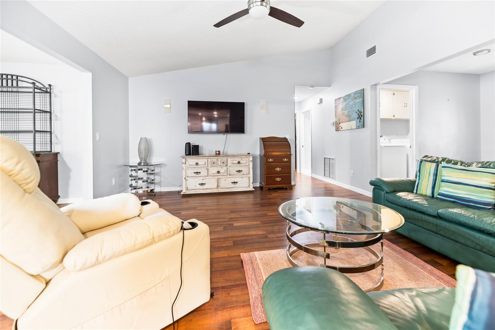 PINE LAKES - Residential