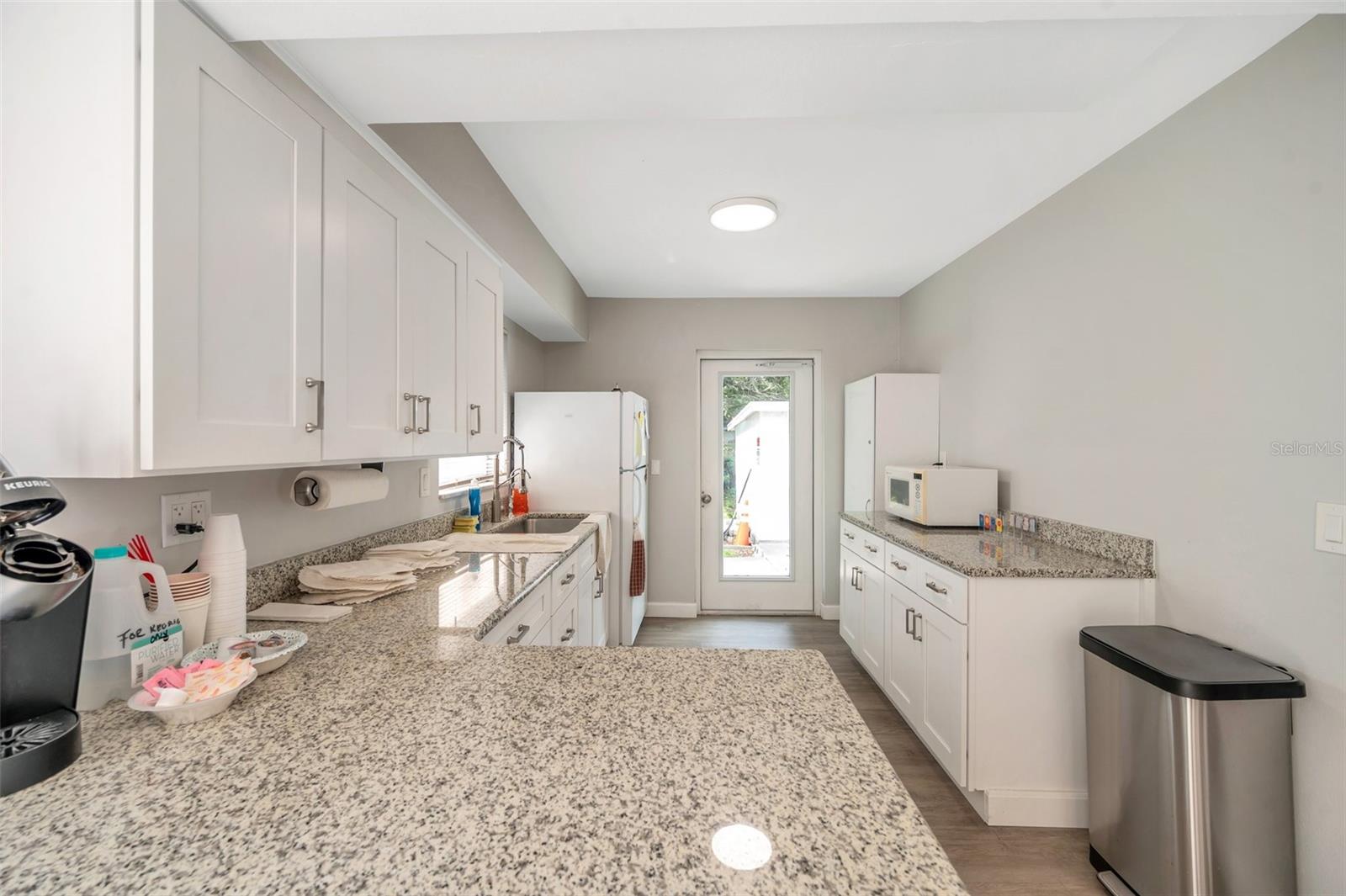 TWIN OAKS APTS - Residential