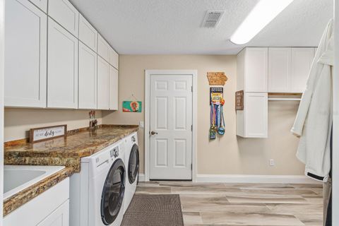 Tiny photo for 917 Ramos Drive, The Villages, FL 32159 (MLS # G5098937)