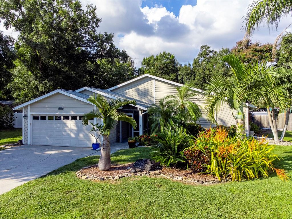 Photo of 8108 Glenbrooke Place, Sarasota, FL 34243 (MLS # TB8461173)