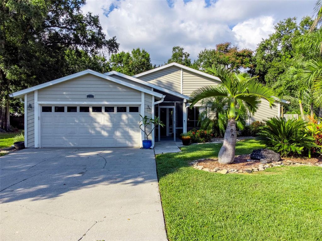 Photo of 8108 Glenbrooke Place, Sarasota, FL 34243 (MLS # TB8461173)