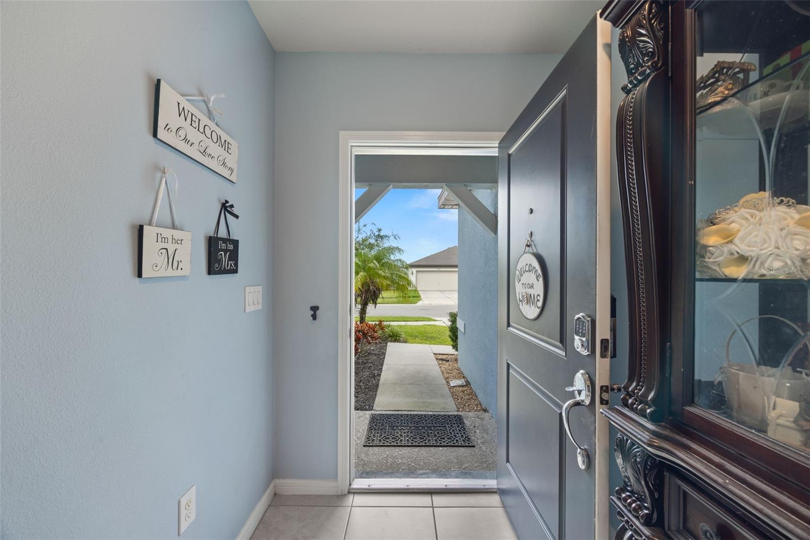 1007 GOLDEN SHINER AVENUE