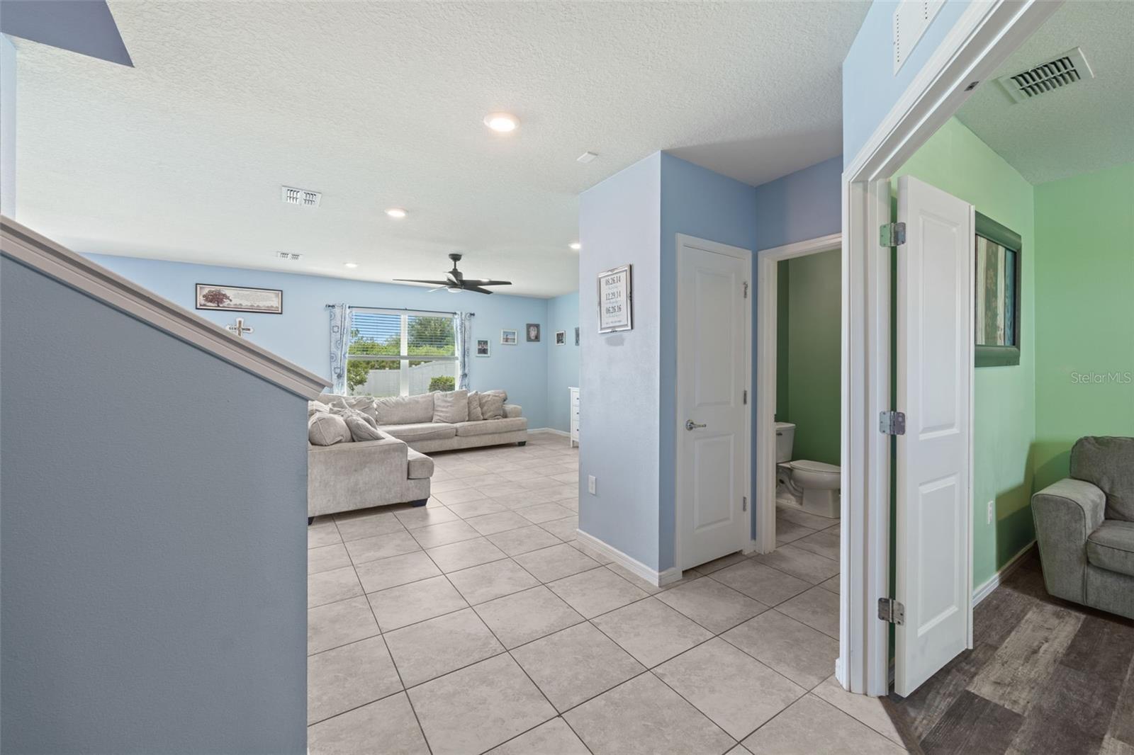 1007 GOLDEN SHINER AVENUE