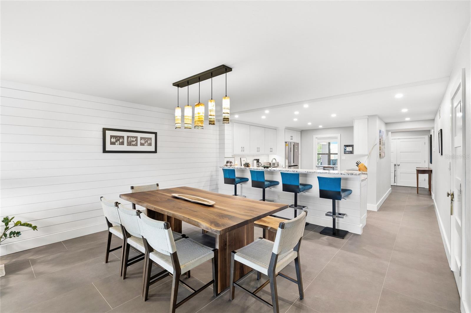 SILVER KING CONDO PH 1 - Residential