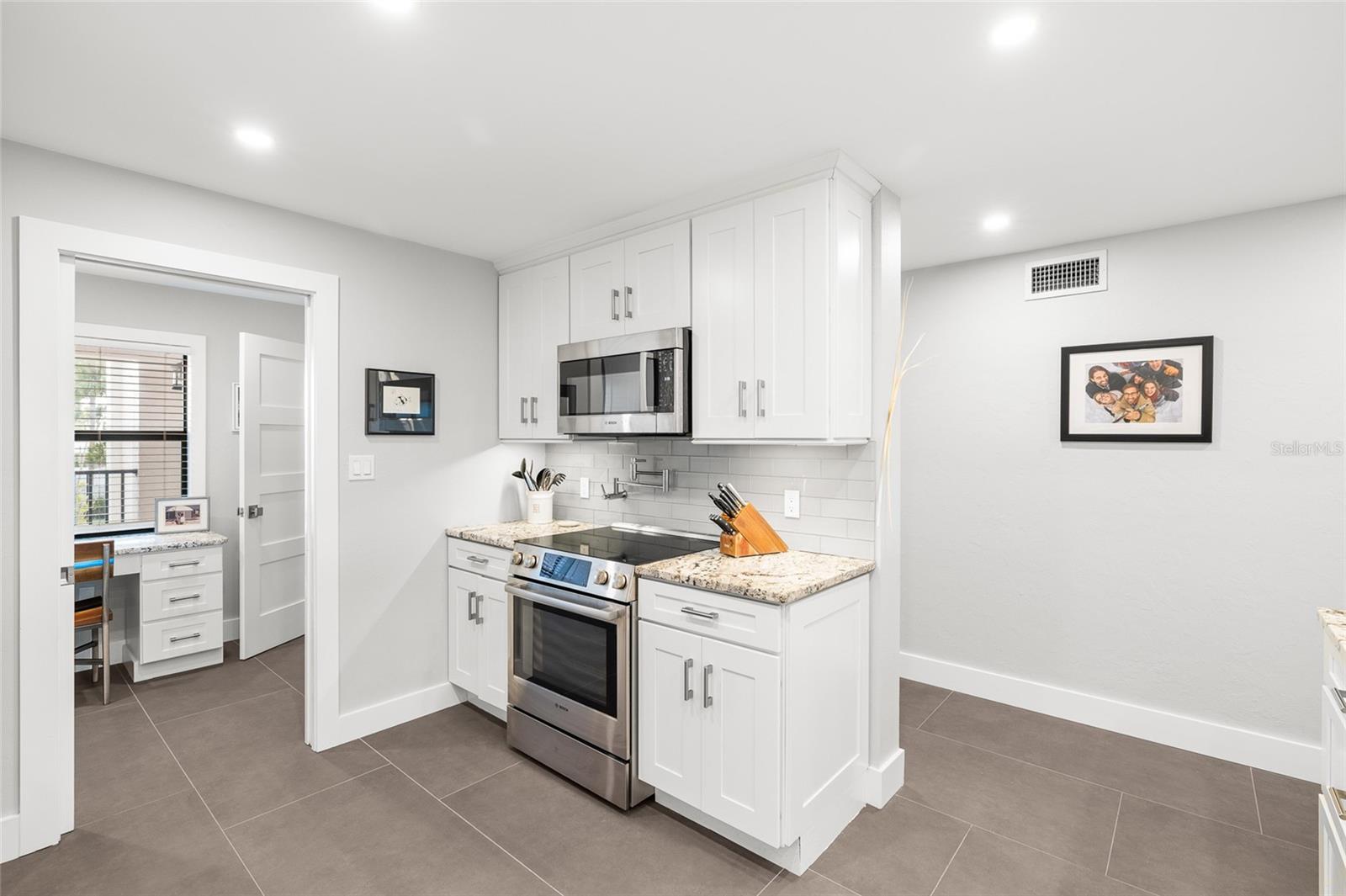 SILVER KING CONDO PH 1 - Residential