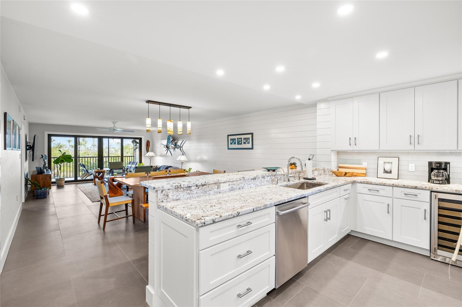 SILVER KING CONDO PH 1 - Residential