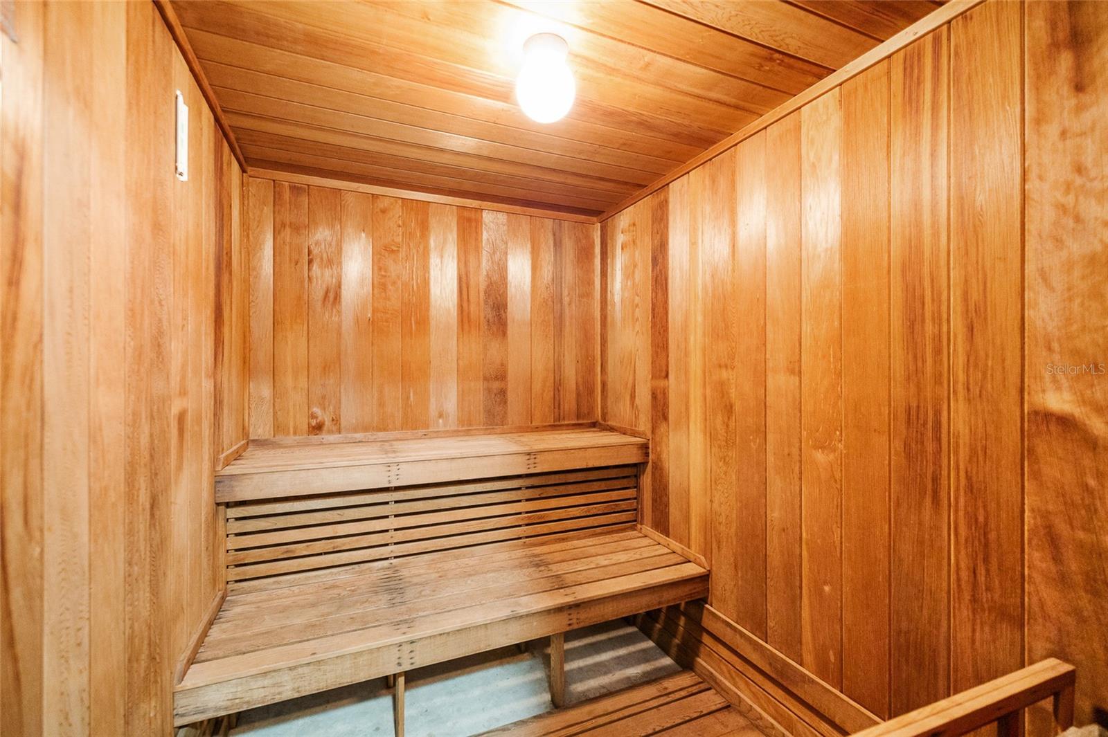 SILVER KING CONDO PH 1 - Residential