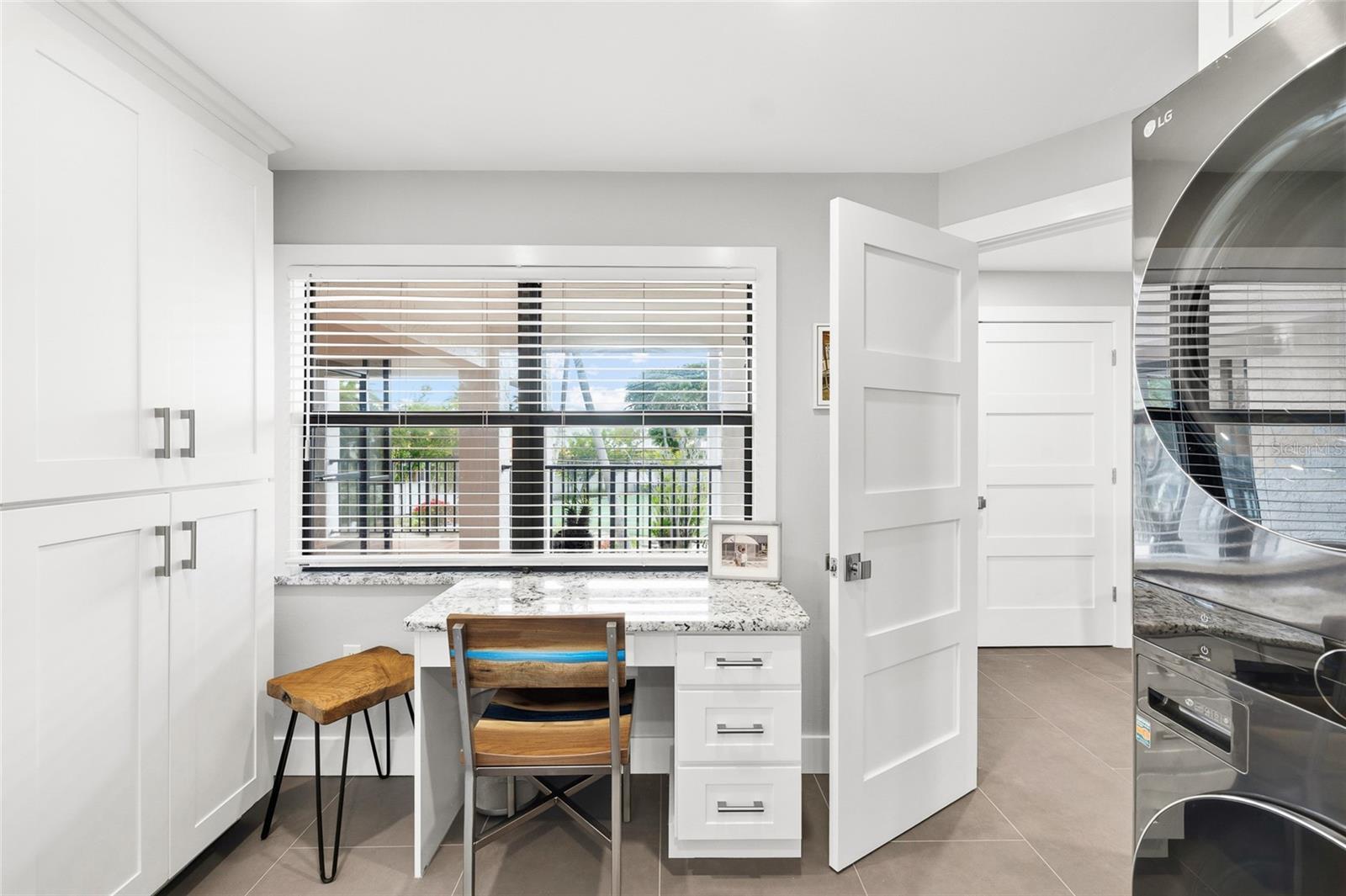 SILVER KING CONDO PH 1 - Residential