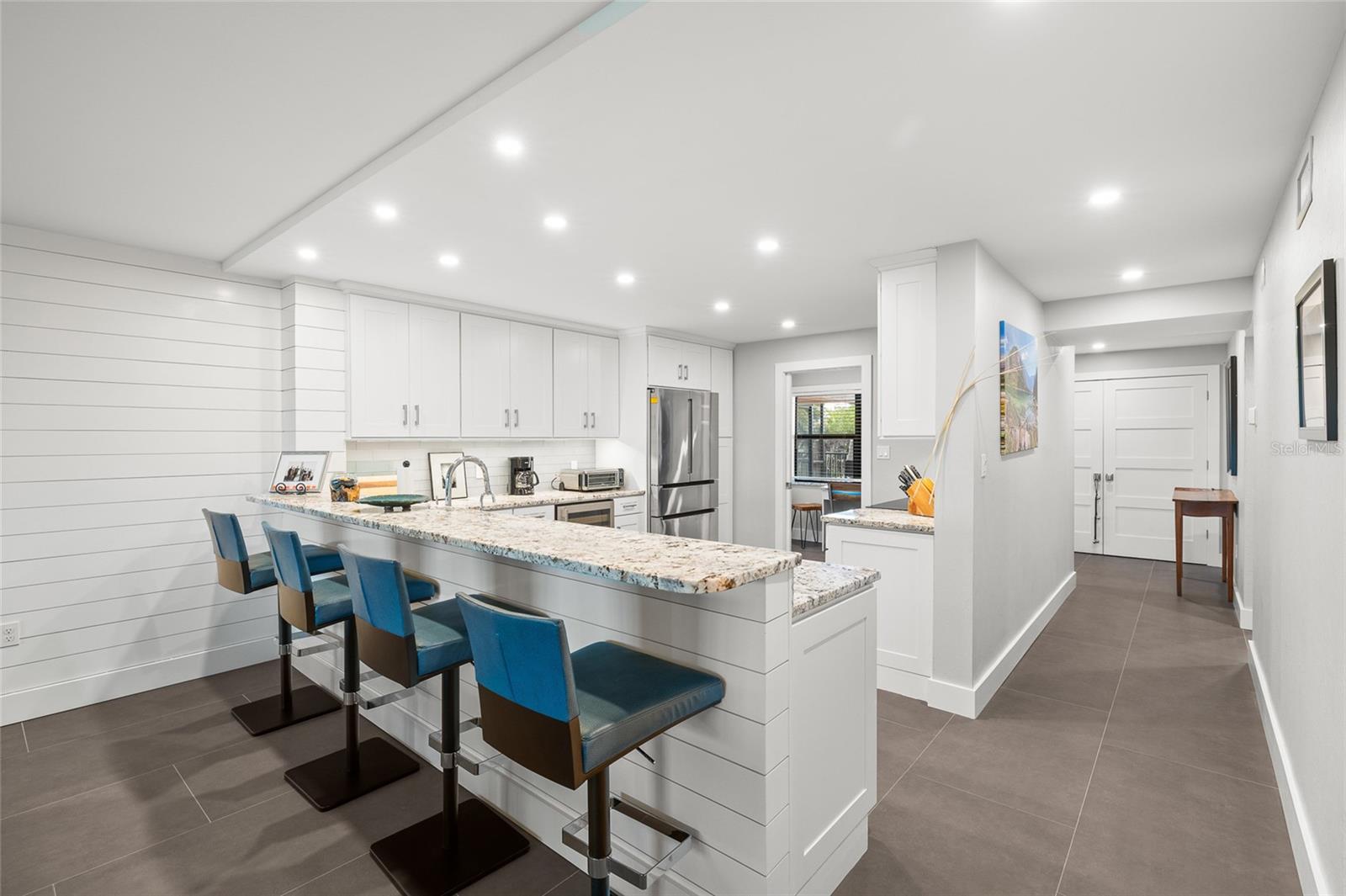 SILVER KING CONDO PH 1 - Residential