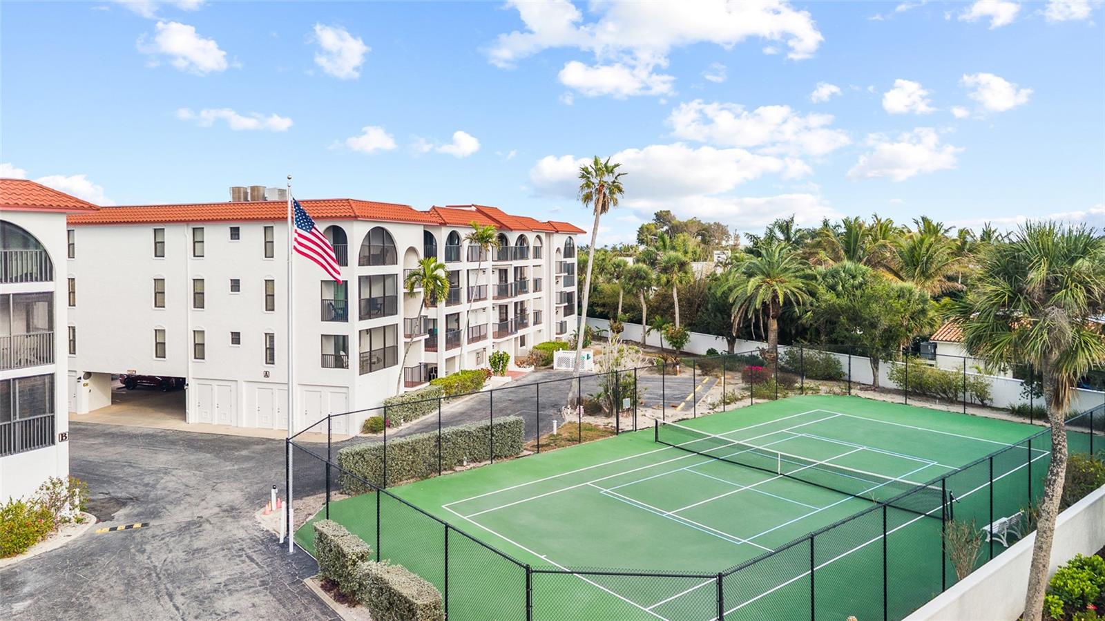 SILVER KING CONDO PH 1 - Residential