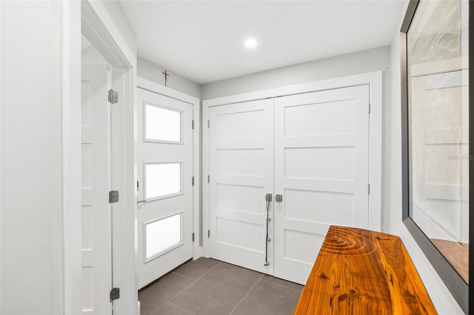 SILVER KING CONDO PH 1 - Residential