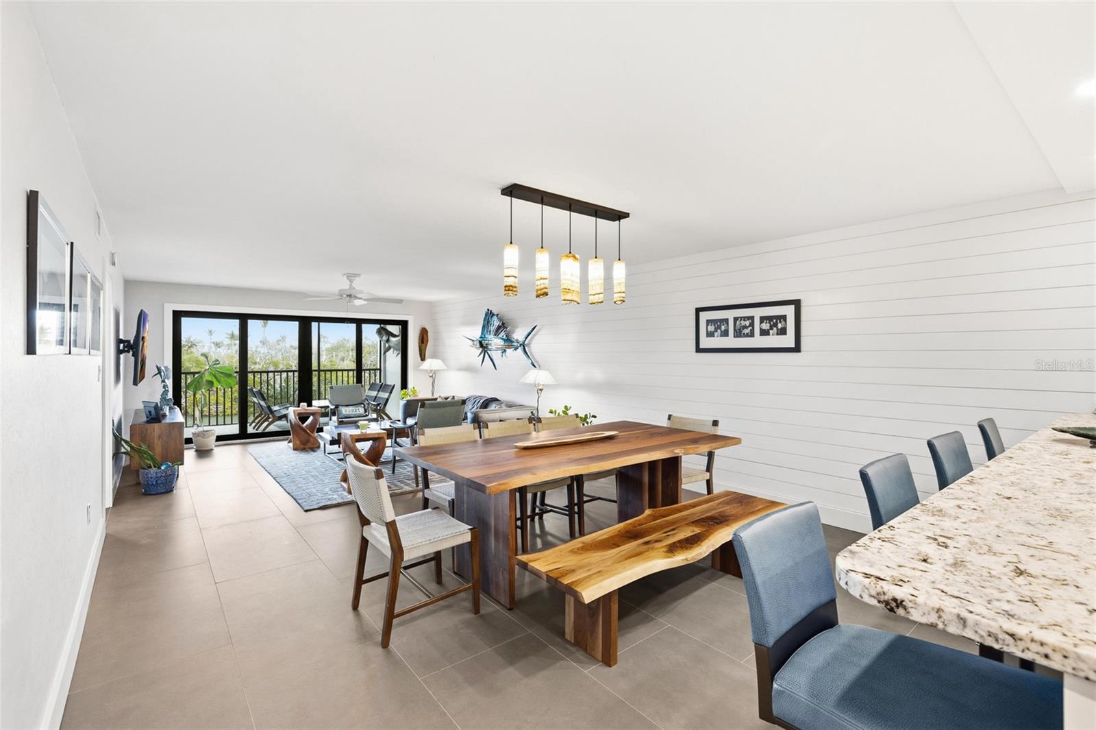 SILVER KING CONDO PH 1 - Residential