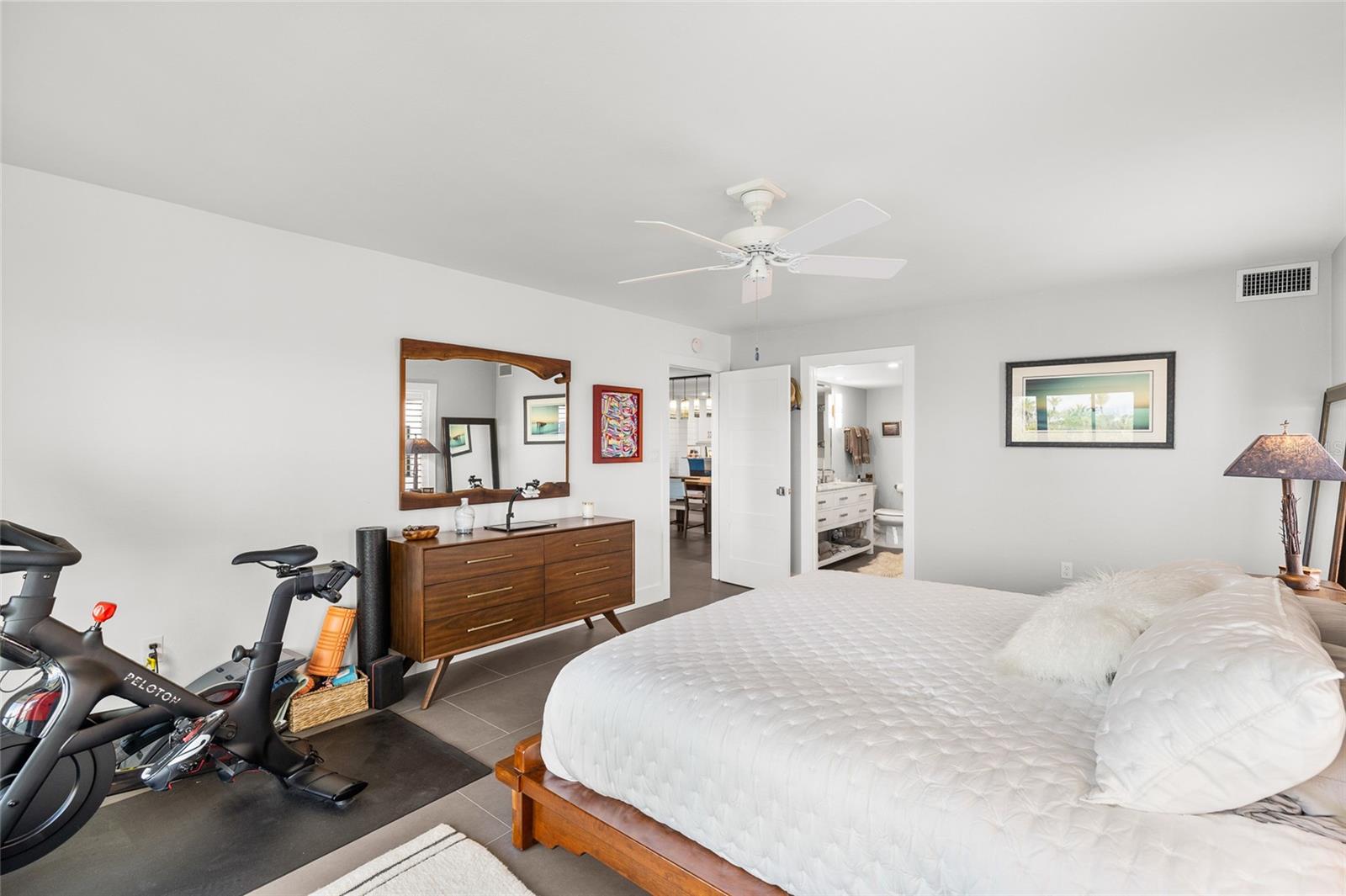 SILVER KING CONDO PH 1 - Residential