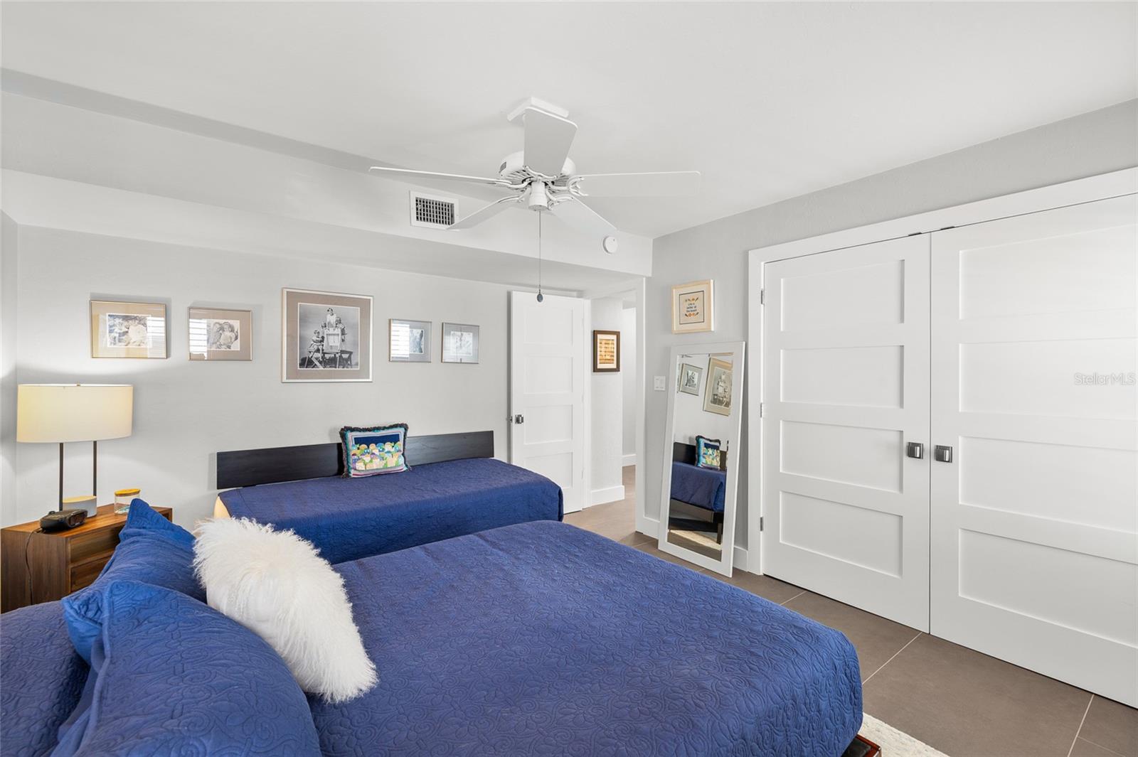 SILVER KING CONDO PH 1 - Residential