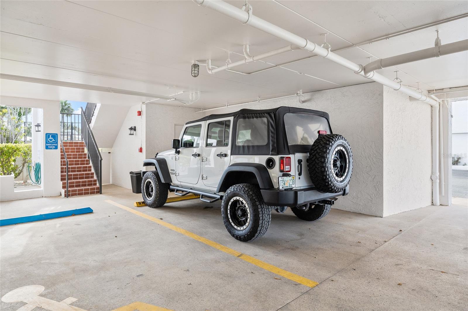 SILVER KING CONDO PH 1 - Residential