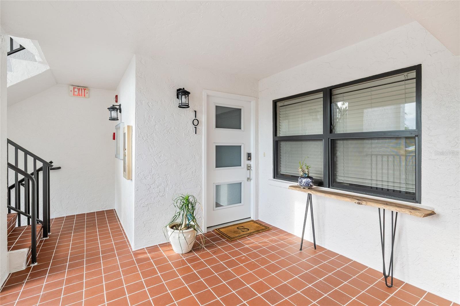 SILVER KING CONDO PH 1 - Residential