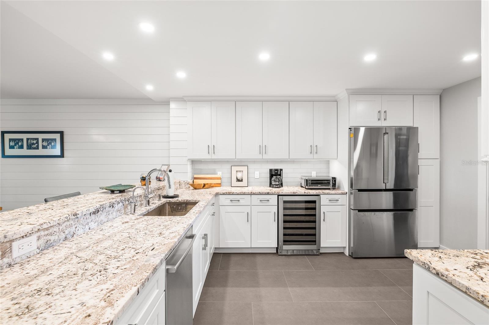 SILVER KING CONDO PH 1 - Residential