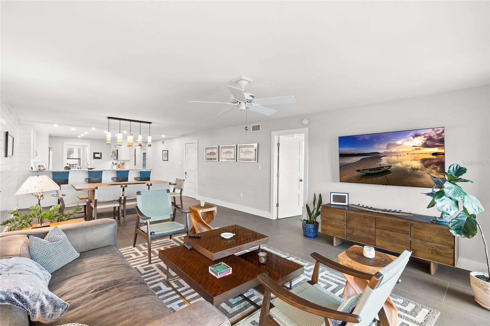 SILVER KING CONDO PH 1 - Residential