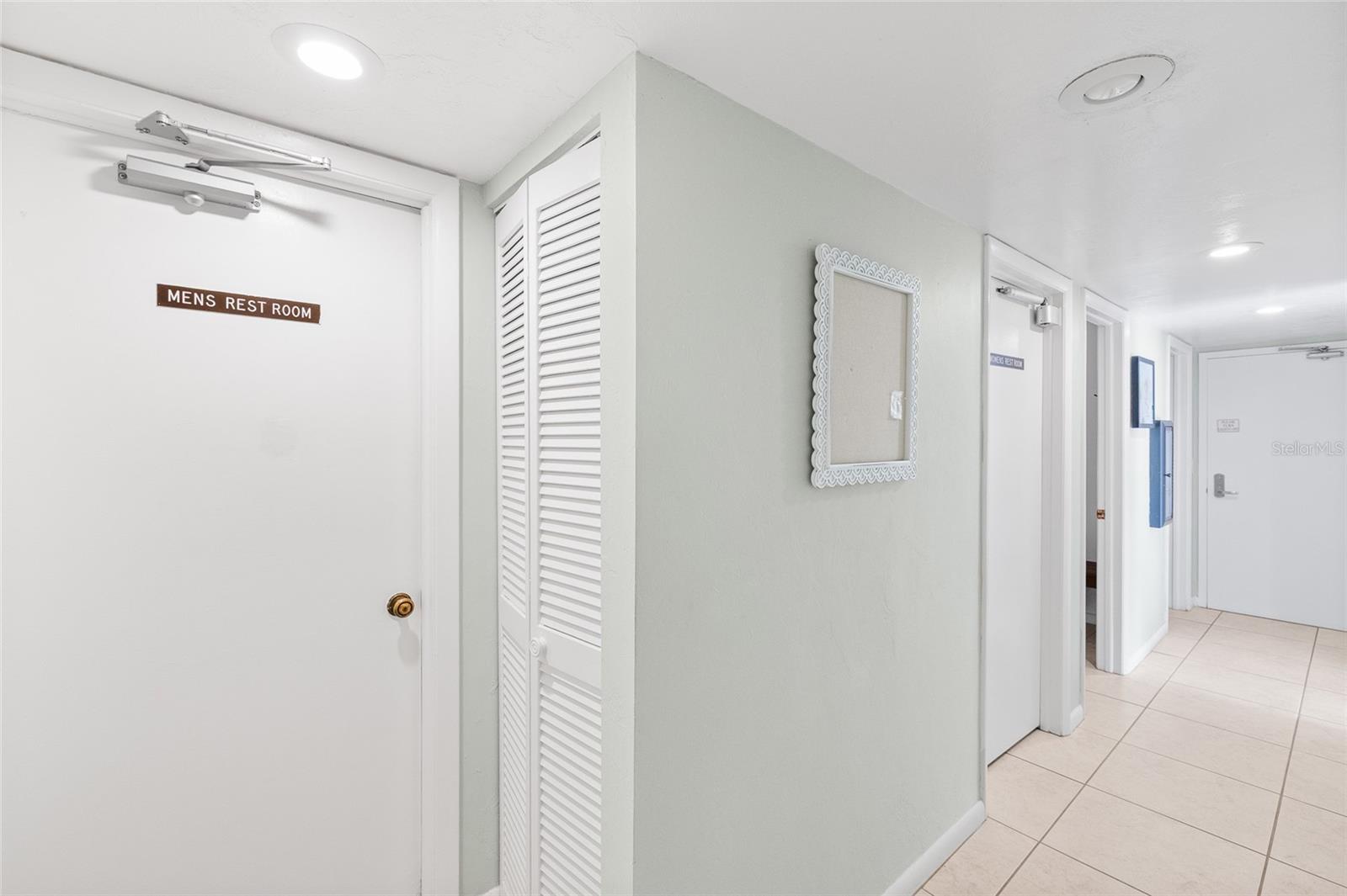 SILVER KING CONDO PH 1 - Residential