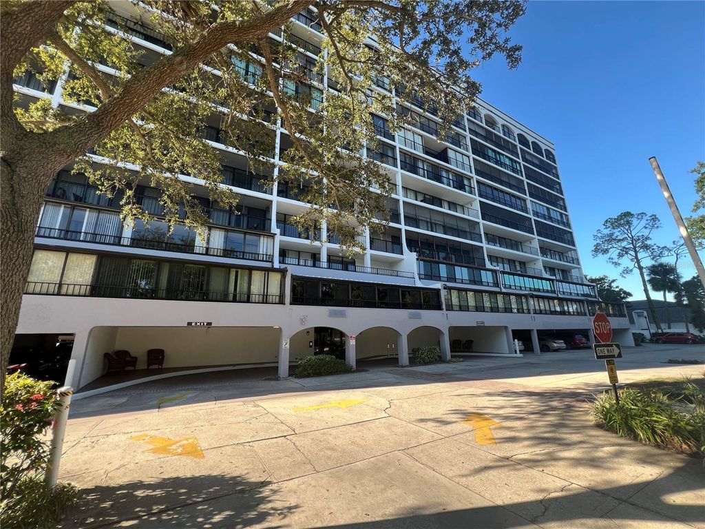 Photo of 3211 W Swann Avenue #506, Tampa, FL 33609 (MLS # TB8434529)
