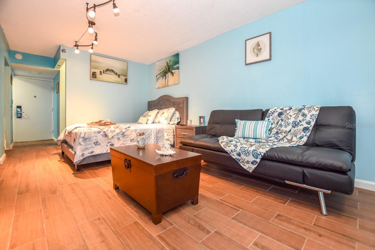 313 S. ATLANTIC AVE 526