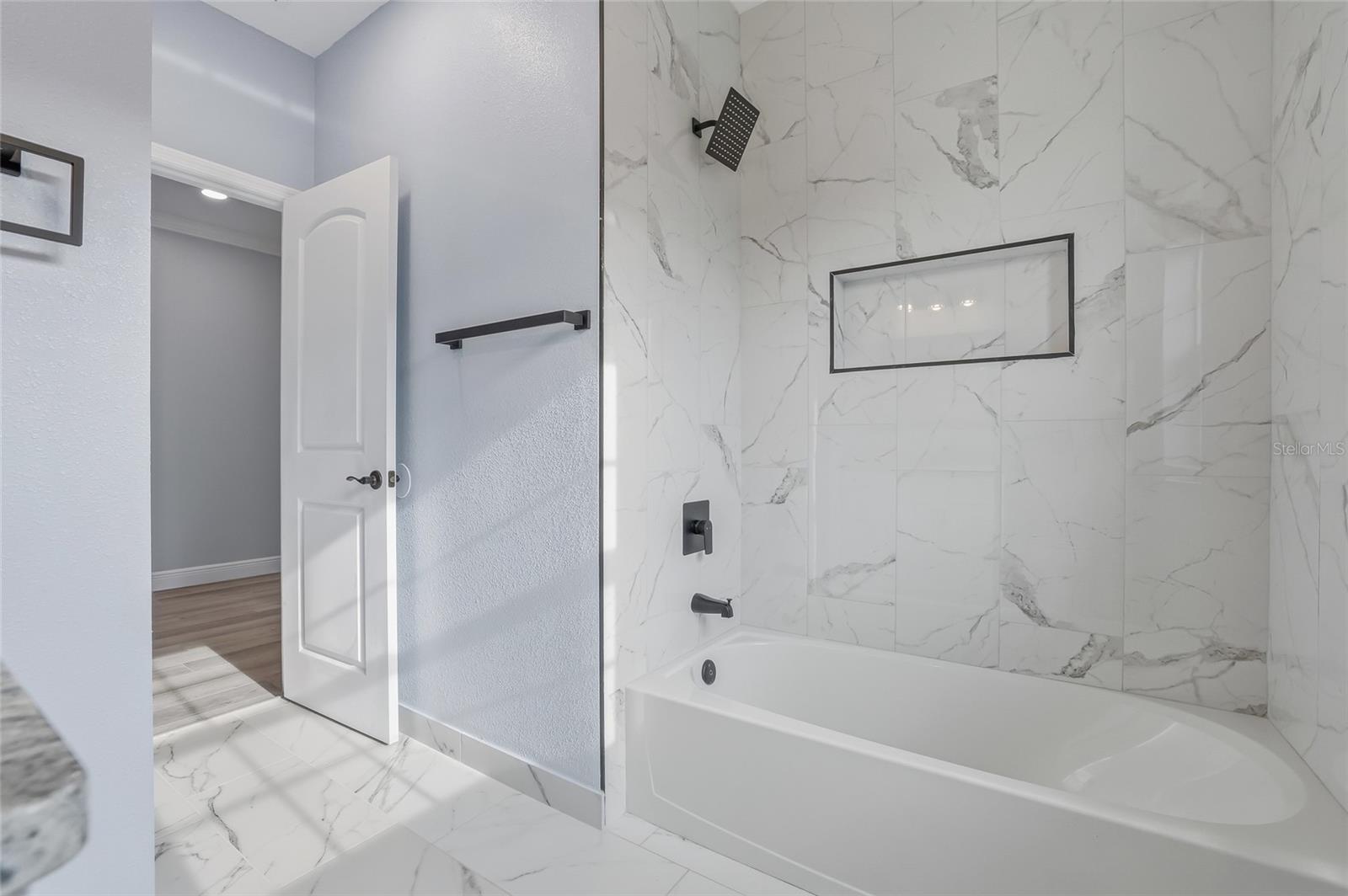 POINTE ALEXIS SOUTH - Residential