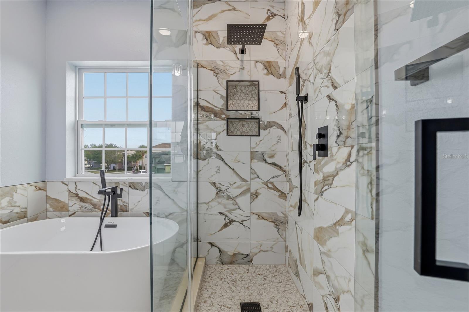 POINTE ALEXIS SOUTH - Residential