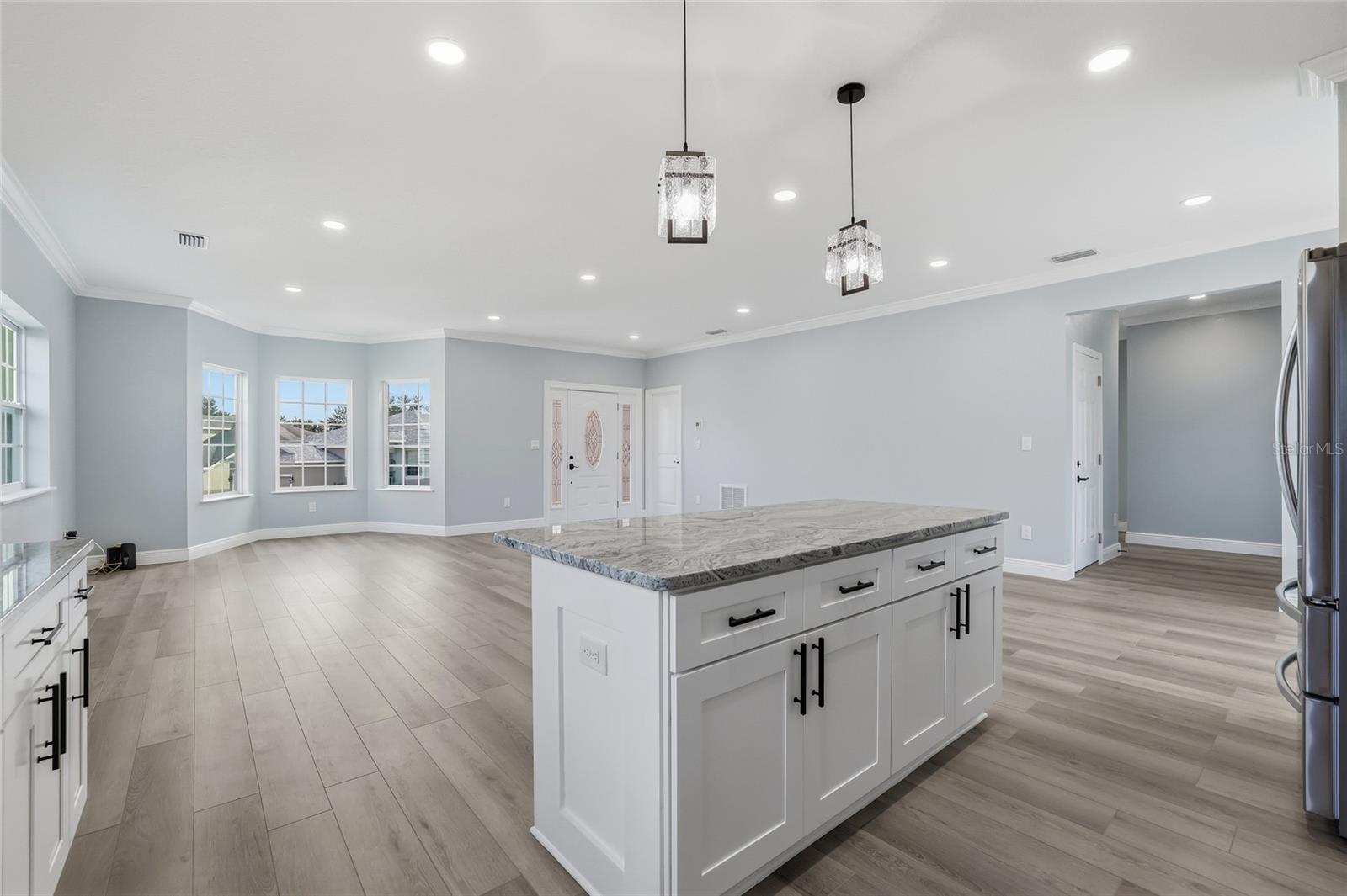 POINTE ALEXIS SOUTH - Residential