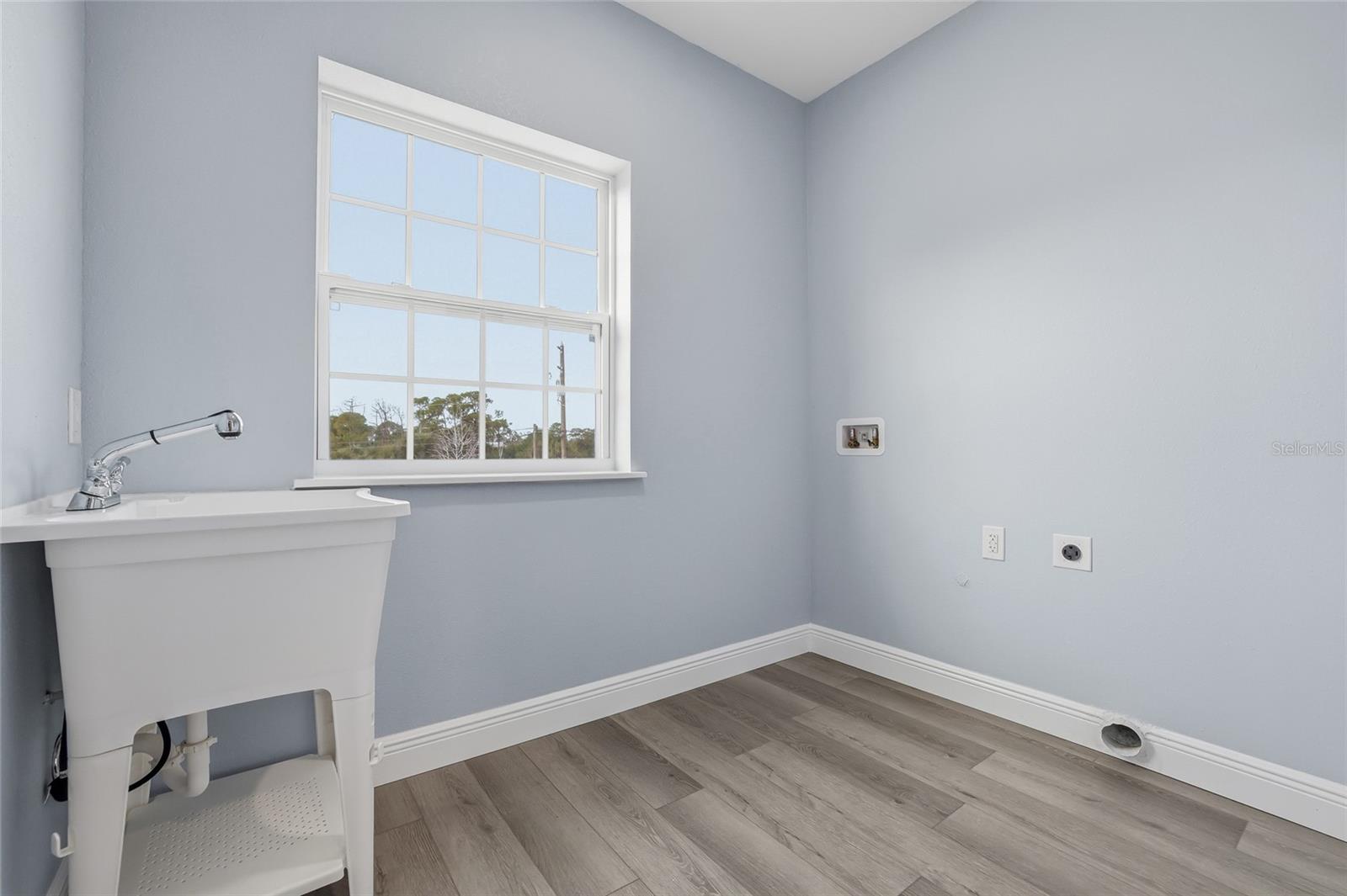 POINTE ALEXIS SOUTH - Residential