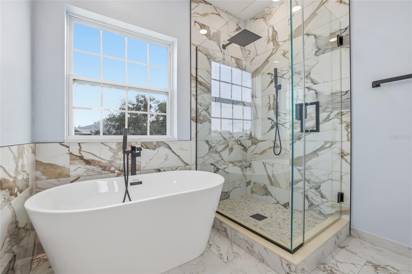 POINTE ALEXIS SOUTH - Residential