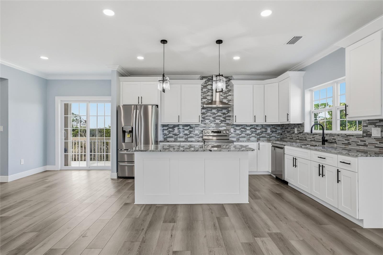 POINTE ALEXIS SOUTH - Residential