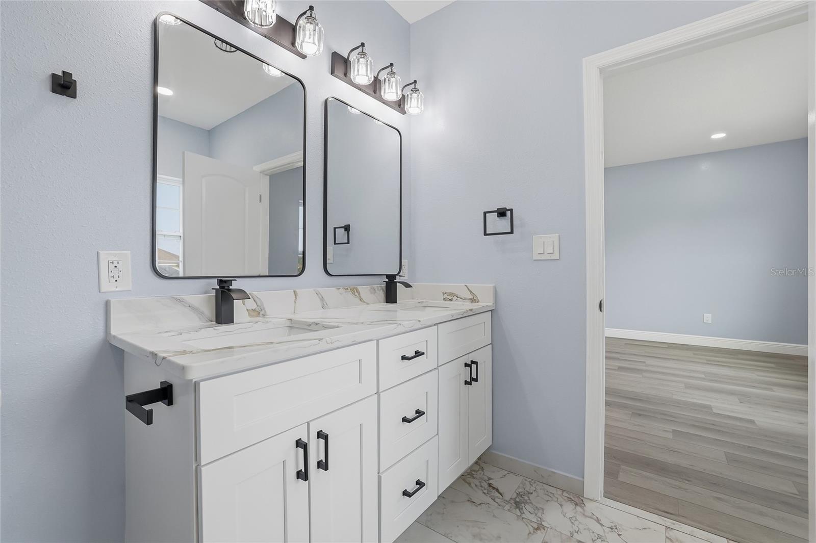 POINTE ALEXIS SOUTH - Residential