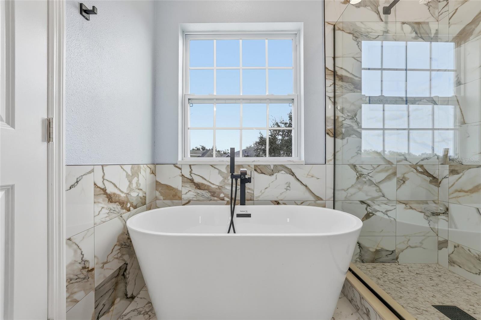 POINTE ALEXIS SOUTH - Residential