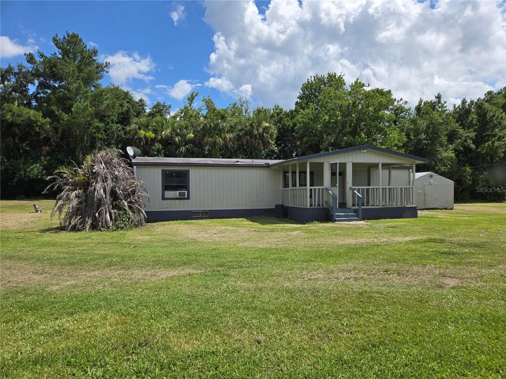 Photo of 1981 N County Road 426, Oviedo, FL 32765 (MLS # O6422318)