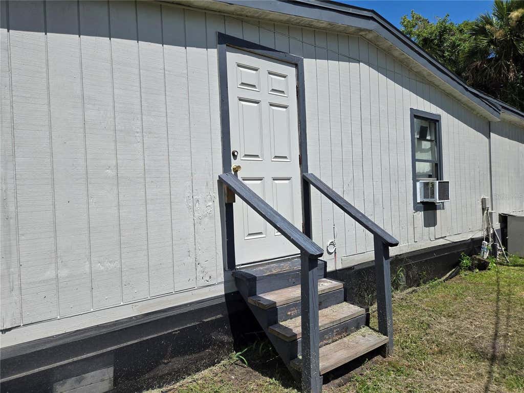 Photo of 1981 N County Road 426, Oviedo, FL 32765 (MLS # O6422318)