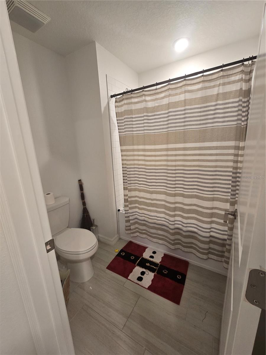 PROSPERITY LAKES - Residential Lease