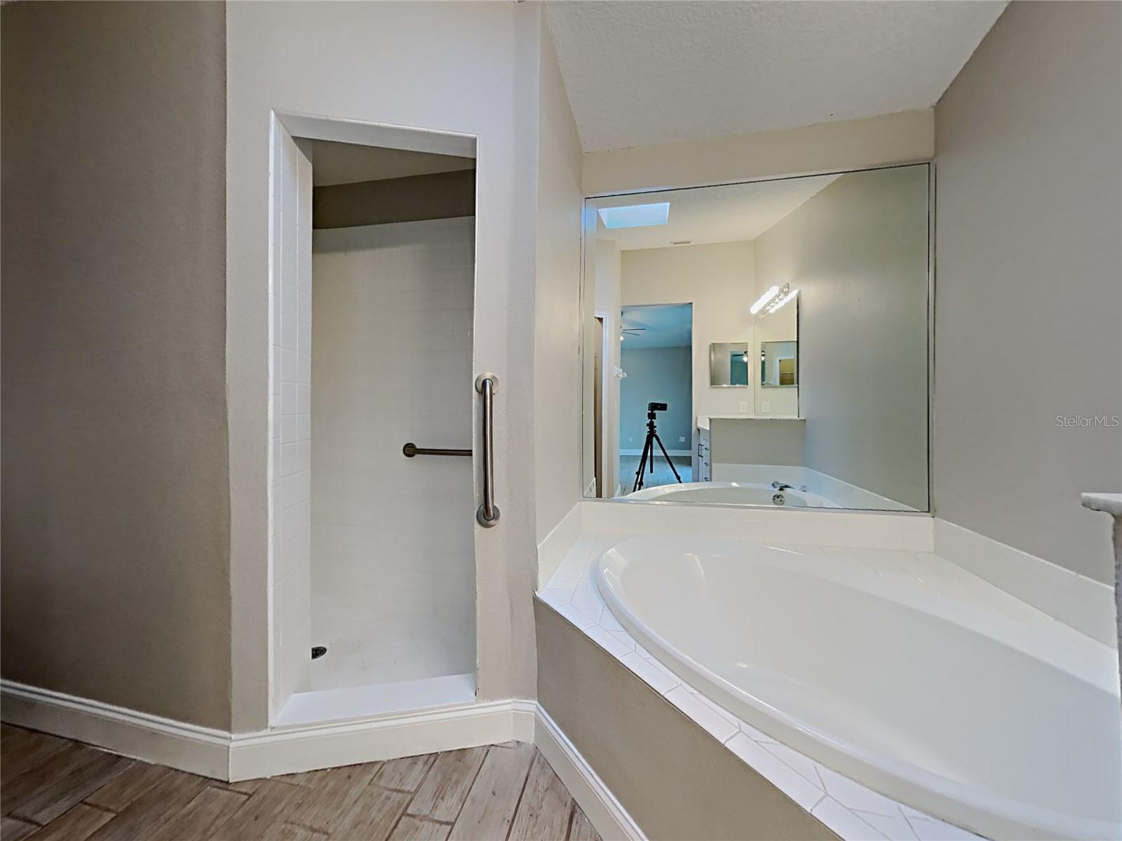 CHELSEA PARC - Residential