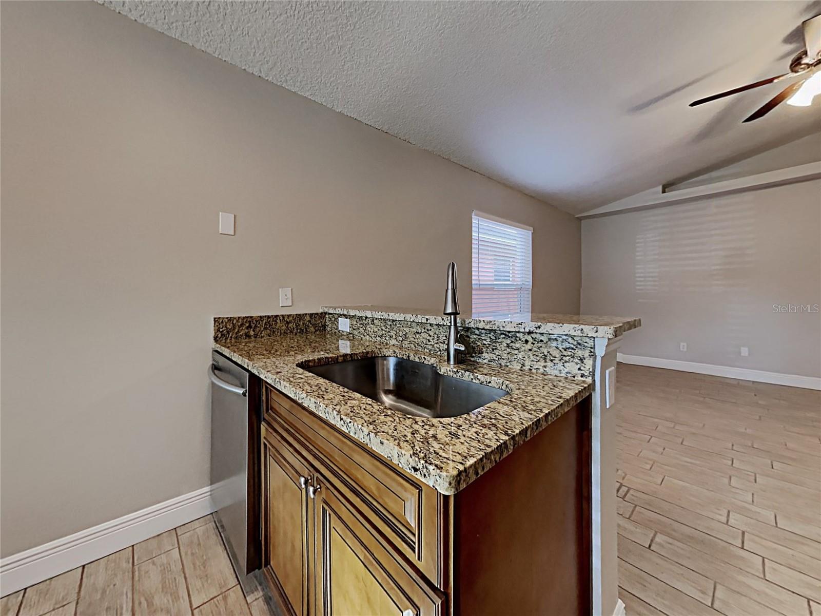 1604 CHATHAM CIRCLE