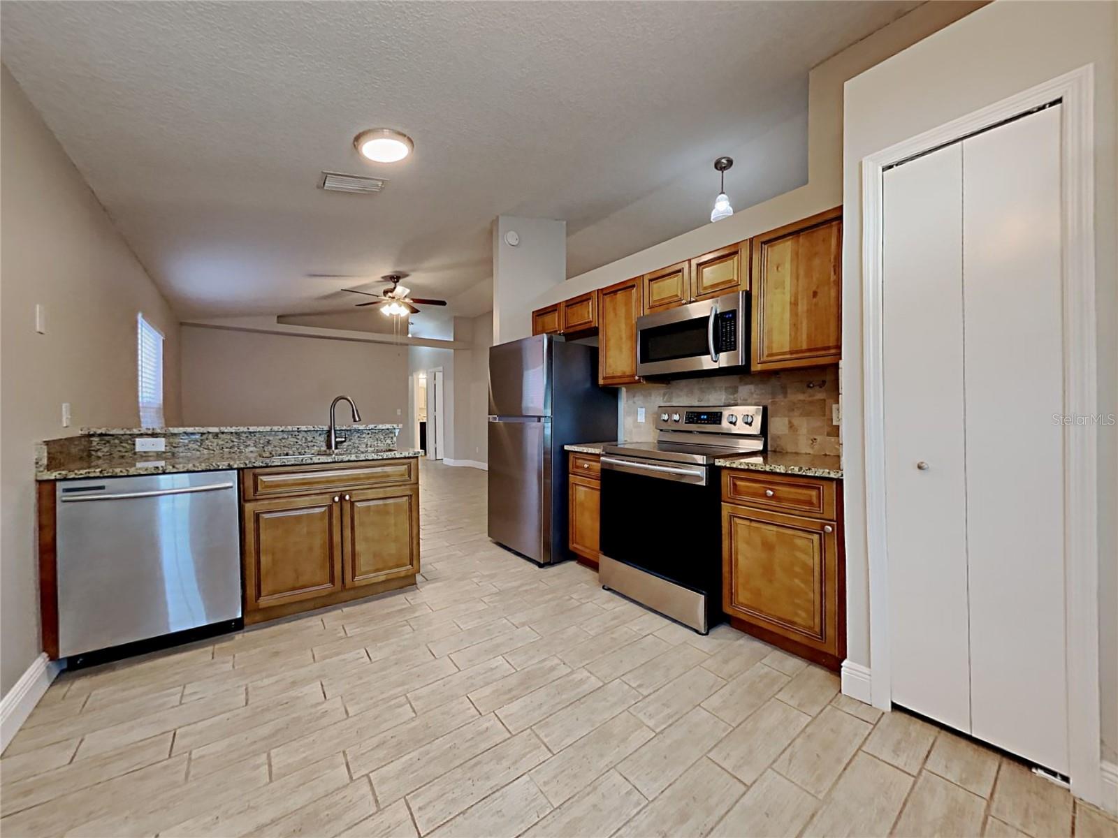 1604 CHATHAM CIRCLE