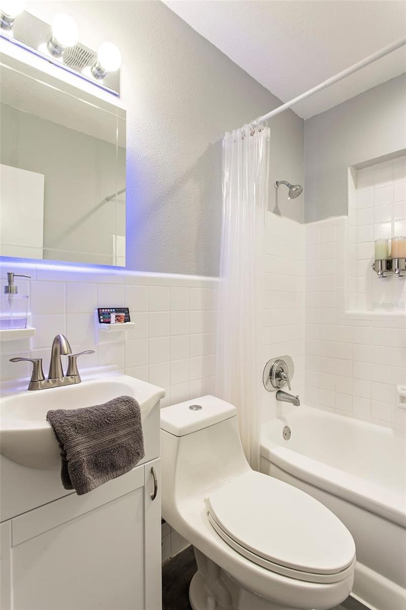 OAK GROVE SUB - Residential Lease