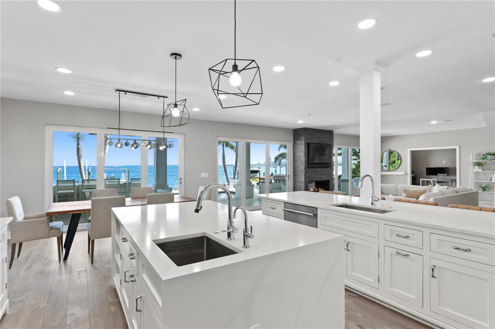 SNELL ISLE BRIGHTBAY - Residential