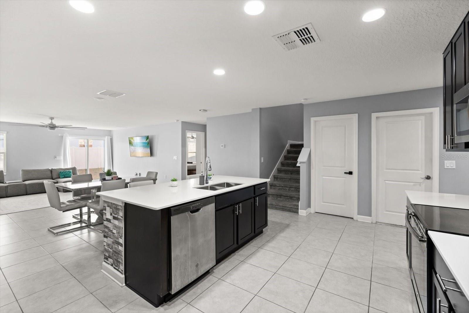 ESTATES/LK HAMMOCK - Residential