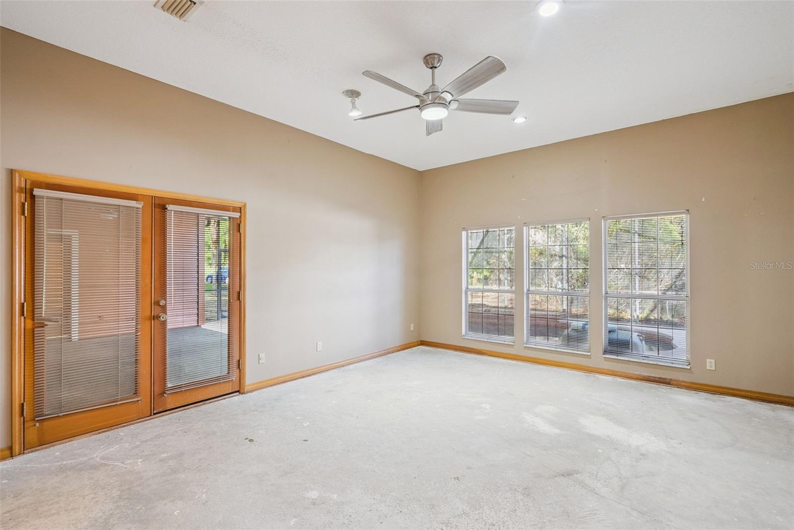 WILLA OAKS - Residential