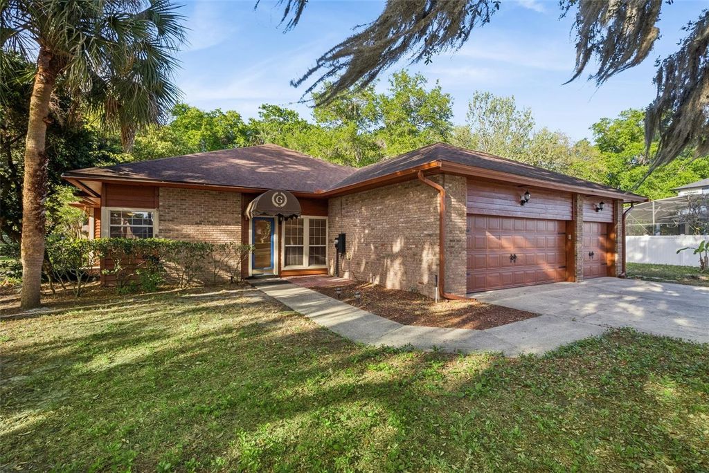 Photo of 1005 Lingo Circle, Oviedo, FL 32765 (MLS # O6395729)