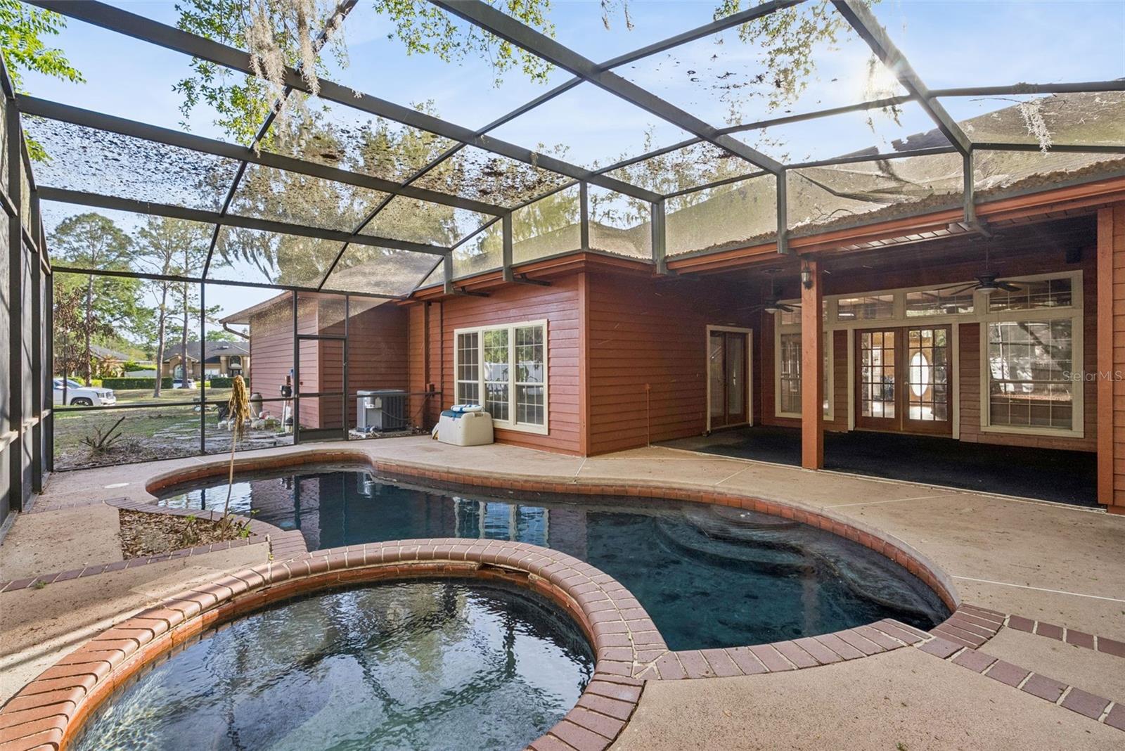 WILLA OAKS - Residential